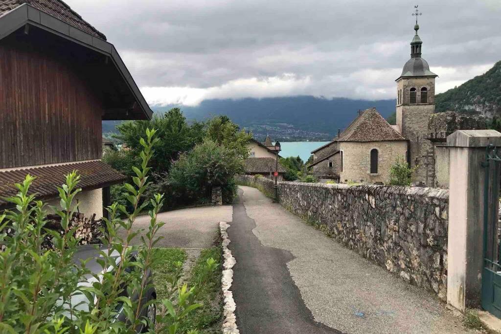 Tres Bel Appartement En Rez De Jardin, Talloires Exterior photo